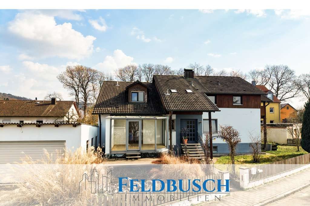Immobilie in Neumarkt in der Oberpfalz - Großzügiges Zweifamilienhaus mit Garten und vielseitigem Nutzungspotenzial - Bild 0
