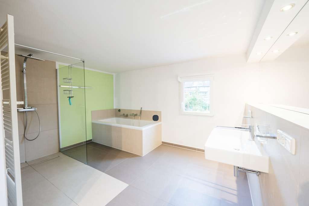 Immobilie in Jülich - Charmantes Reihenendhaus mit großzügigem Garten & Entwicklungspotenzial - Bild 2