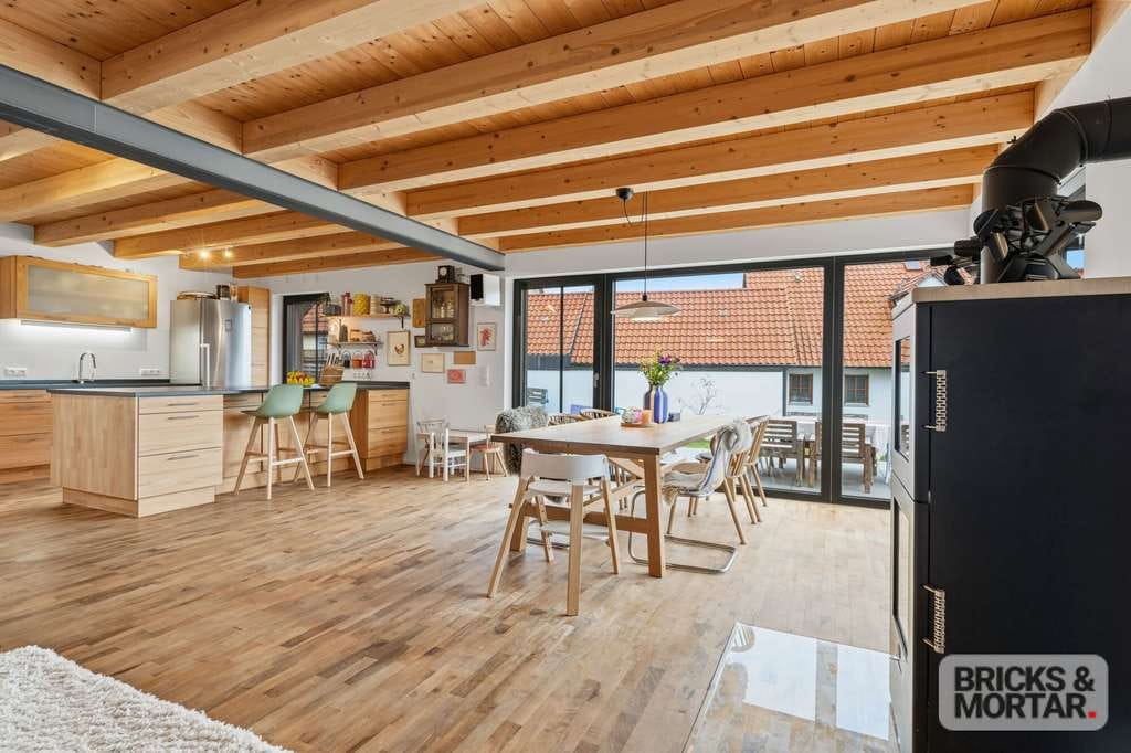 Immobilie in Zusmarshausen - Architekten-Holzhaus
Passivhaus A+, Tesla Powerwall
Energieautark mit Westblick ins Zusamtal - Bild 4