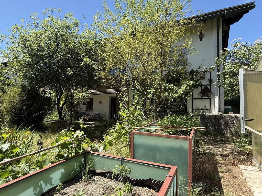 Immobilie in Reut - Familienhaus mit Einliegerwohnung und Gartenidyll in ruhiger Lage in Reut - Bild 2