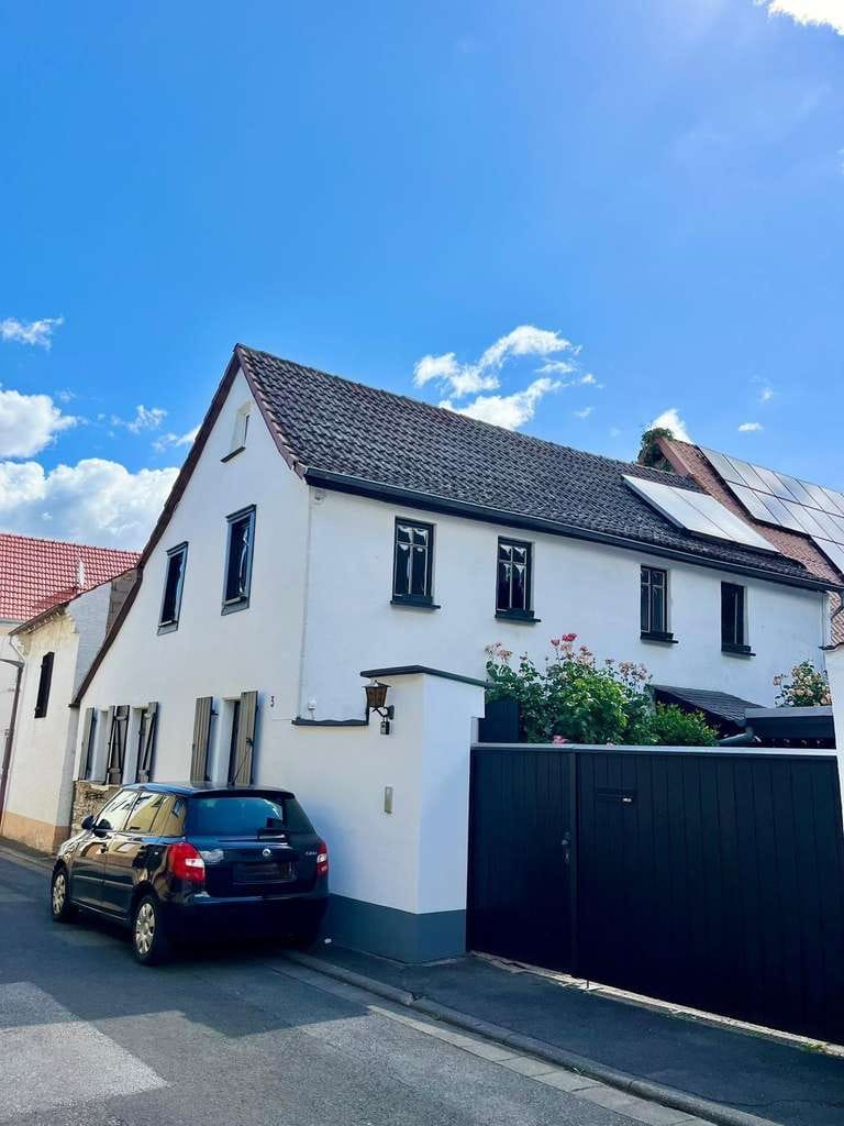 Immobilie in Ockenheim - Charmantes Fachwerkhaus mit Hof, Garten, Carport & Nebengebäude – provisionsfrei - Bild 0