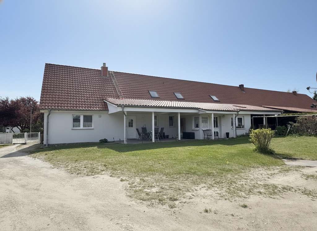 Immobilie in Groß Kiesow - Saniertes Mehrfamilienhaus mit separatem Bungalow bei Züssow - Bild 0