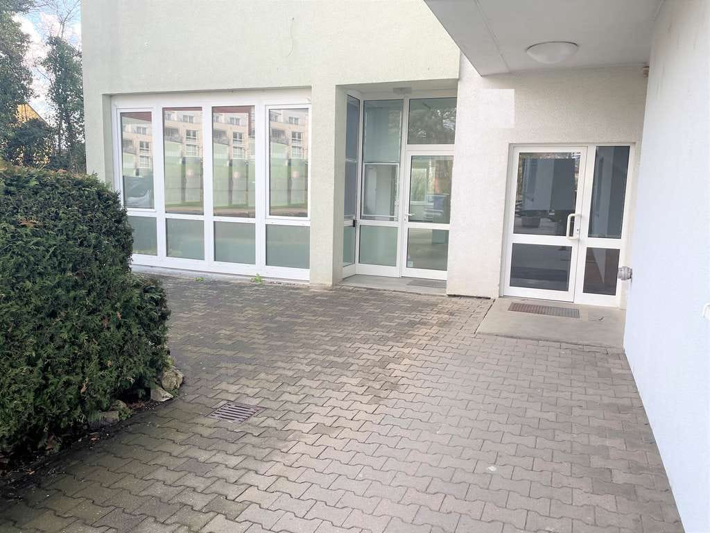 Immobilie in Aalen - Helle und großzügige Gewerbeeinheit mit wohnwirtschaftlicher Baugenehmigung in Wasseralfingen - Bild 3