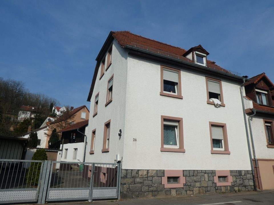 Immobilie in Birkenau - Vermietetes Dreiparteienhaus mit Potenzial in attraktiver Lage von Birkenau! - Bild 0