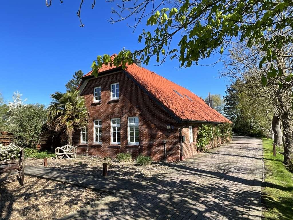 Immobilie in Stadland - Luxuriöses Traumhaus mit Außenpool in Alleinlage - Bild 1