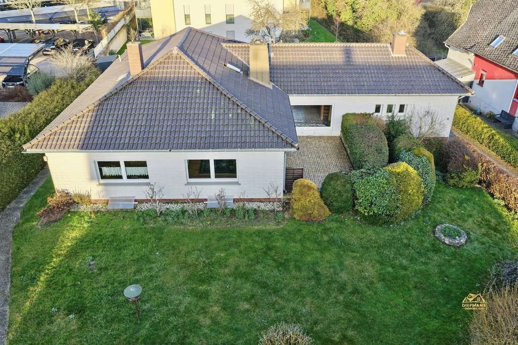 Immobilie in Kirchberg - Stilvoller Winkelbungalow in der ältesten Stadt des Hunsrücks! - Bild 2