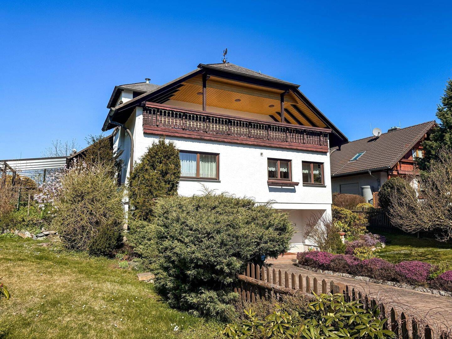 Immobilie in Treuen - "Hier ist Ihr Zuhause!" Einfamilienhaus mit großzügigem Grundstück und hochwertiger Ausstattung - Bild 0