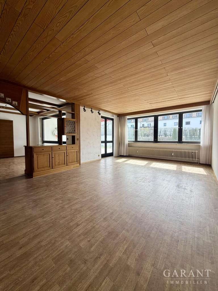 Immobilie in Velden - Großzügiges Einfamilienhaus mit Einliegerwohnung auf ca. 1.160 qm Grundstück - Vielseitig nutzbar - Bild 3