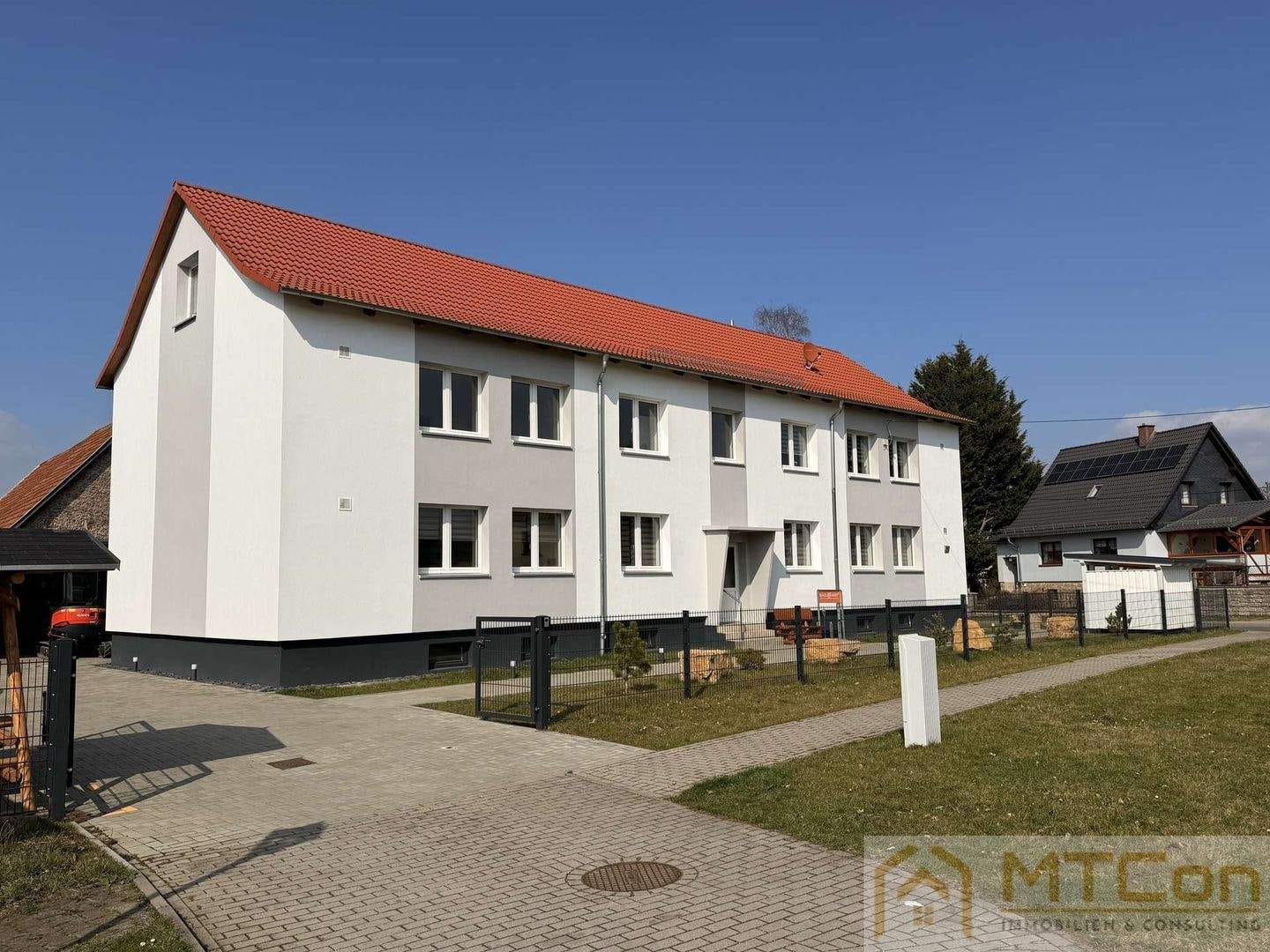 Immobilie in Bösleben-Wüllersleben - TOP - saniertes Mehrfamilienhaus mit 4-Wohneinheiten + Carport + Stellplätzen + Außenanlage in bester Lage zu Erfurt - Bild 0