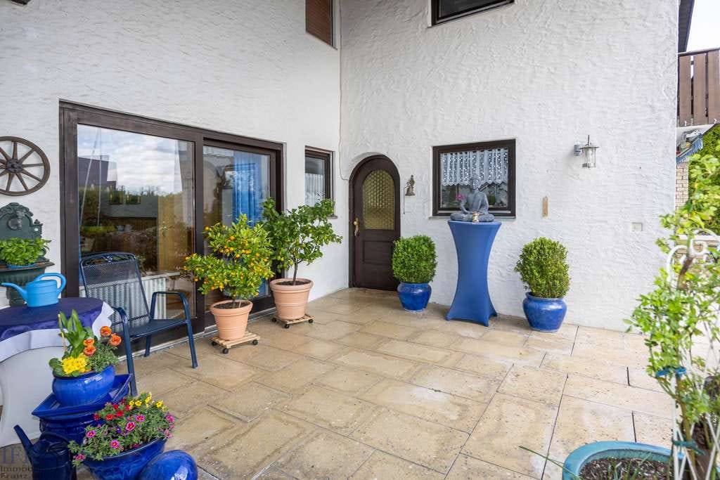 Immobilie in Wielenbach - Bergblick, Bachlauf, Pool! Gepflegtes Einfamilienhaus in ruhiger Wohnlage in Wielenbach - Bild 1