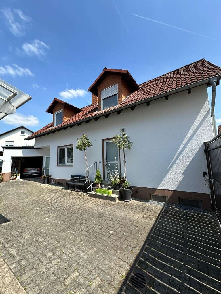 Immobilie in Sulzbach am Main - Wohnen Sie doch einfach mit der ganzen Familie / tolles Anwesen für Mehrgenerationenwohnen - Bild 0