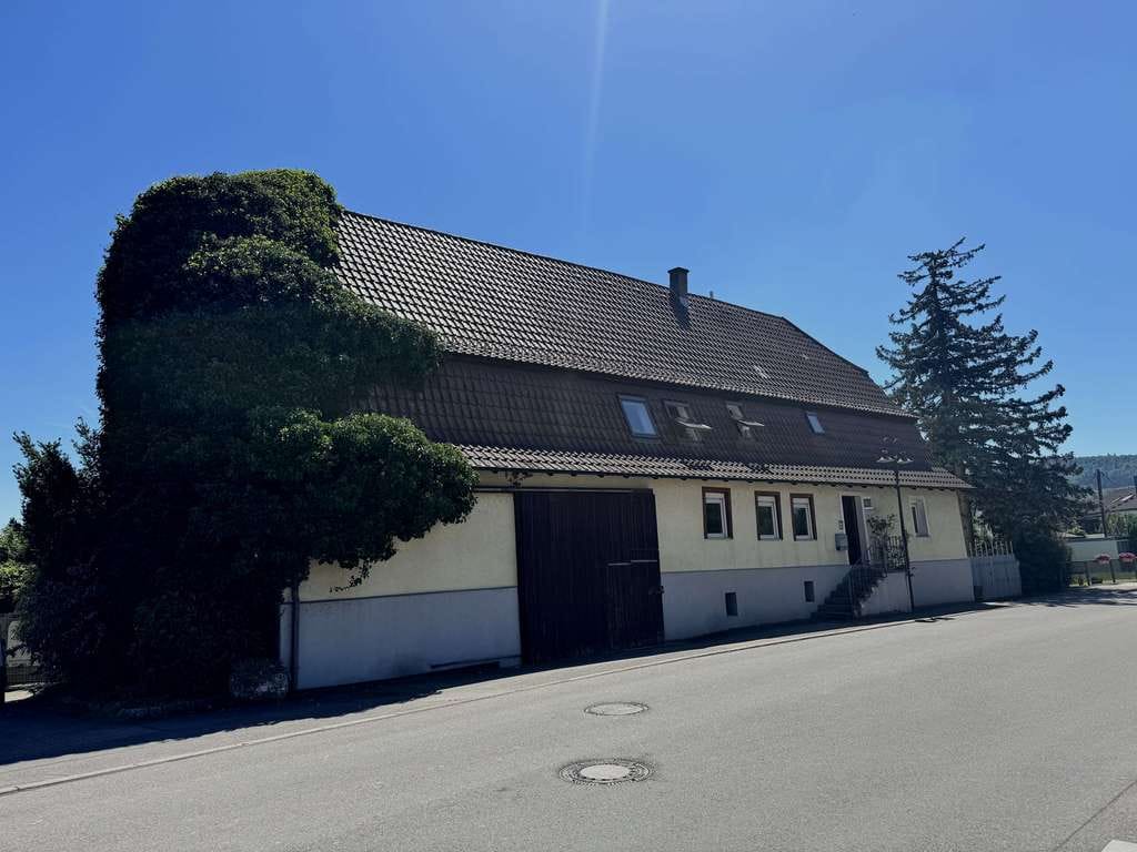 Immobilie in Pfaffenhofen - WENN SIE DAS BESONDERE LIEBEN !! 1-2-Familienhaus mit Scheune und Atelier !! - Bild 2