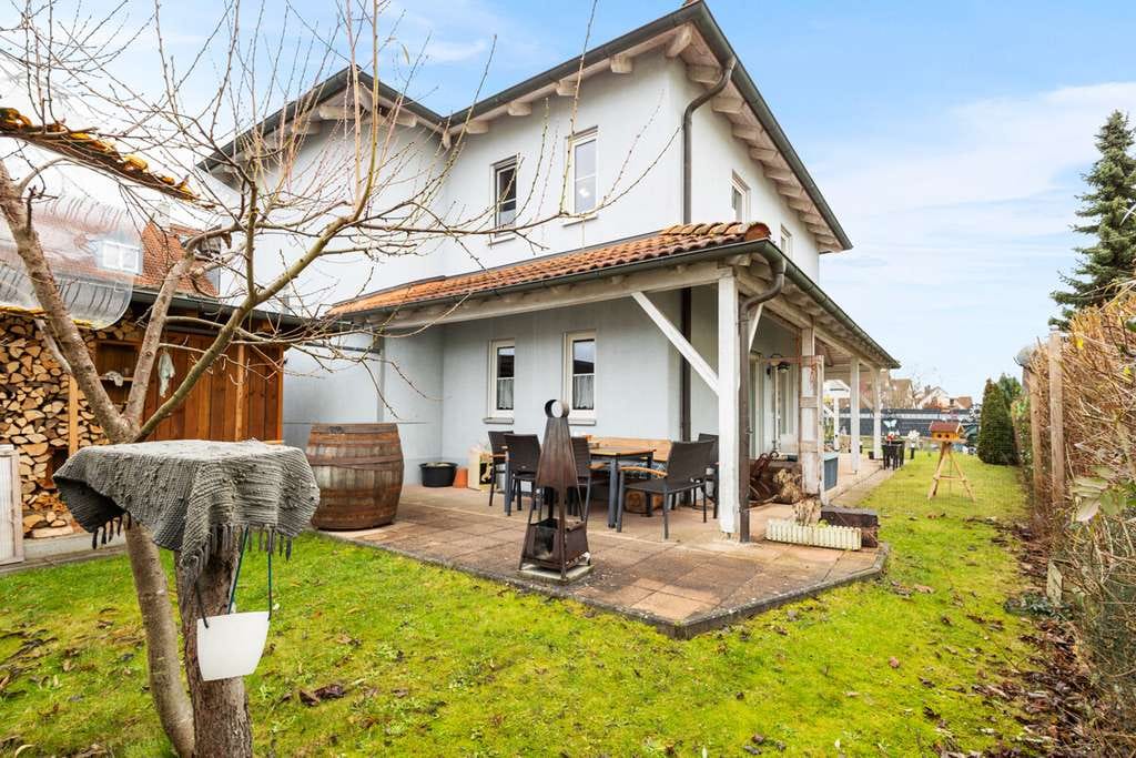 Immobilie in Kümmersbruck - Preisreduzierung! 5-Zimmer-Wohnung mit Garten, Carport und separatem Büro - Bild 0