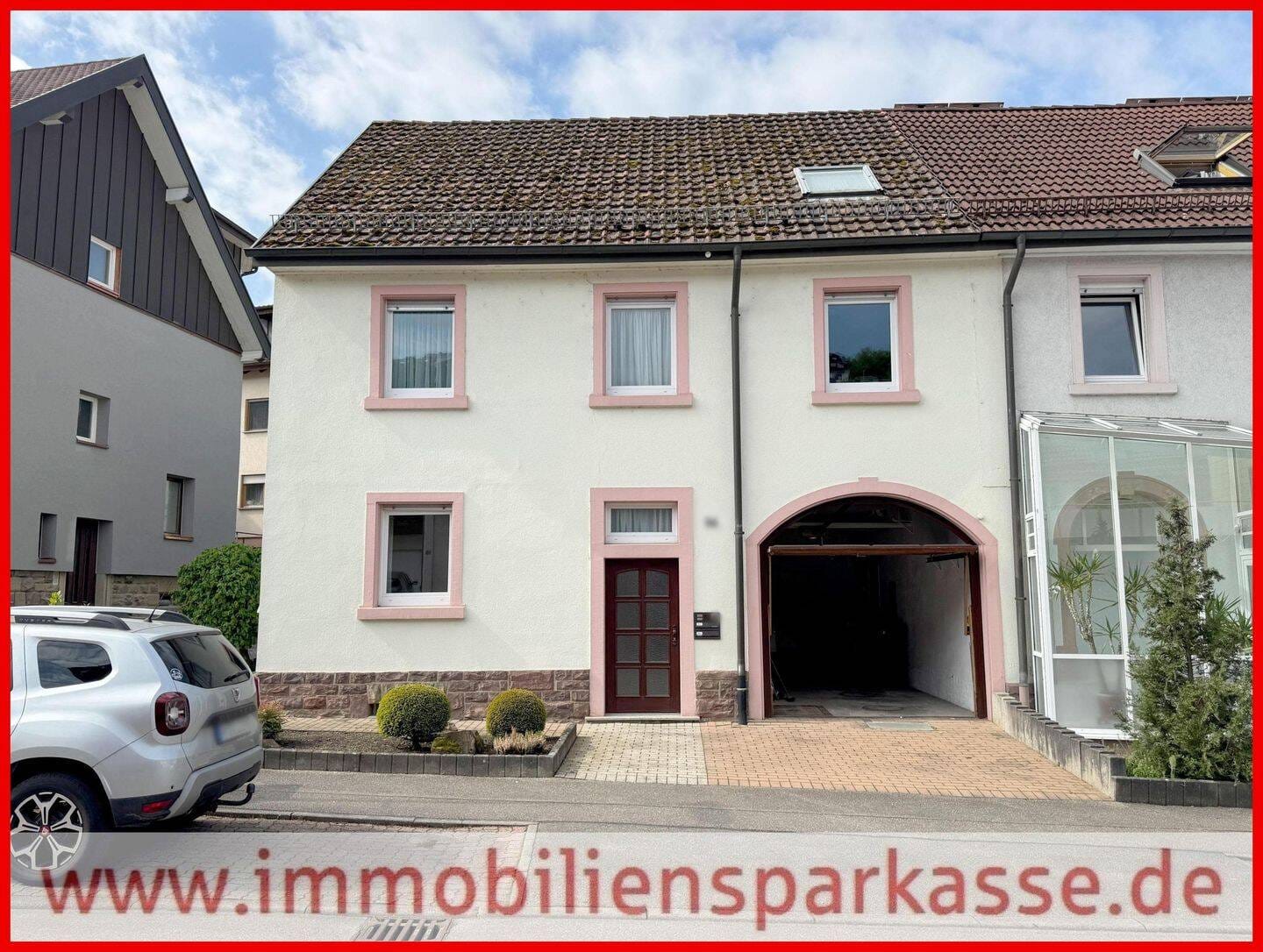 Immobilie in Kämpfelbach - Mehrgenerationenhaus mit zwei Garagen in zentraler Lage! - Bild 0