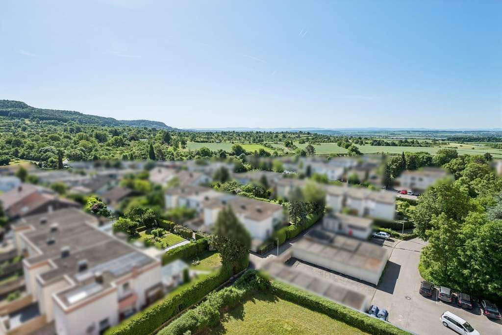 Immobilie in Herrenberg - 3.5-Zimmer-Wohnung mit Weitblick ins Grüne von Herrenberg - Aufzug + Tiefgarage - Bild 0
