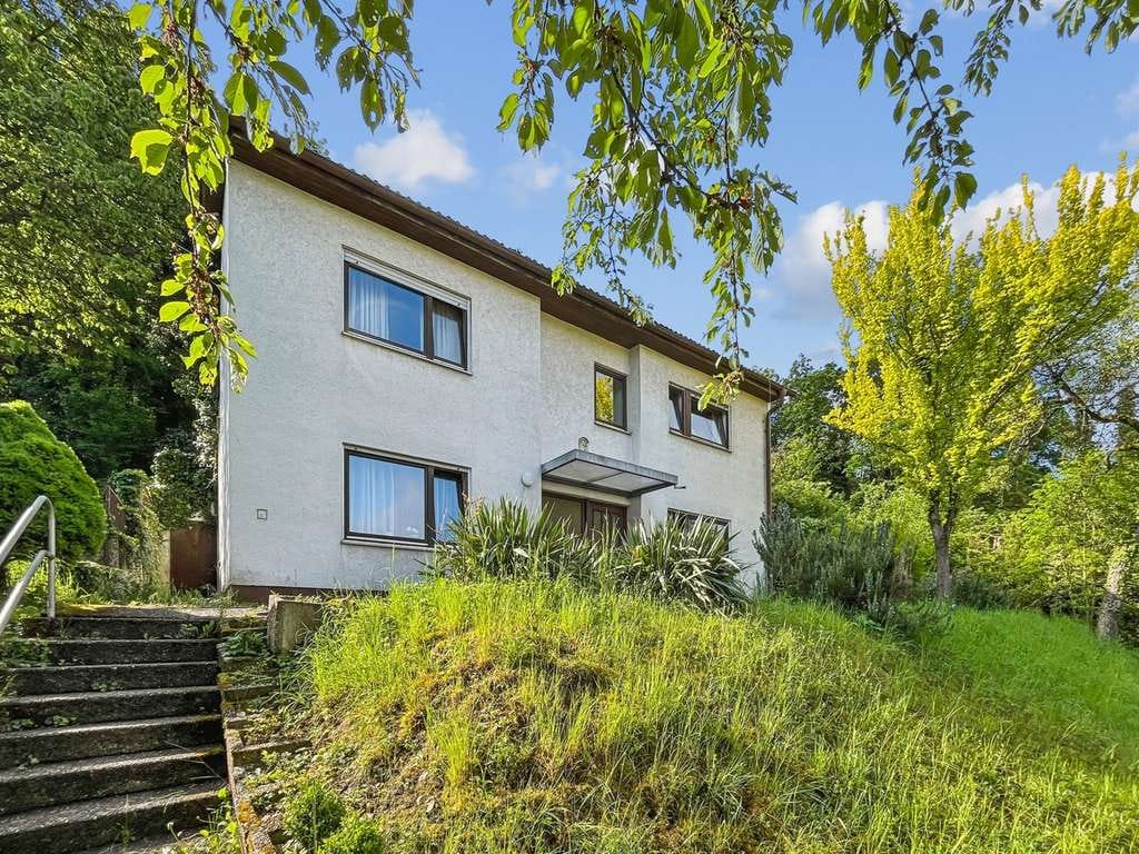 Immobilie in Höchberg - Ruhige Hanglage in Höchberg: Großzügiges Einfamilienhaus mit Einliegerwohnung - Bild 3