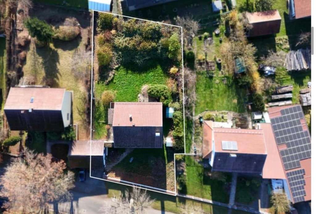 Immobilie in Neukirchen beim Heiligen Blut - Traumlage mit Bergblick: Einfamilienhaus mit großem Garten am Fuße des Hohen Bogens - Bild 2
