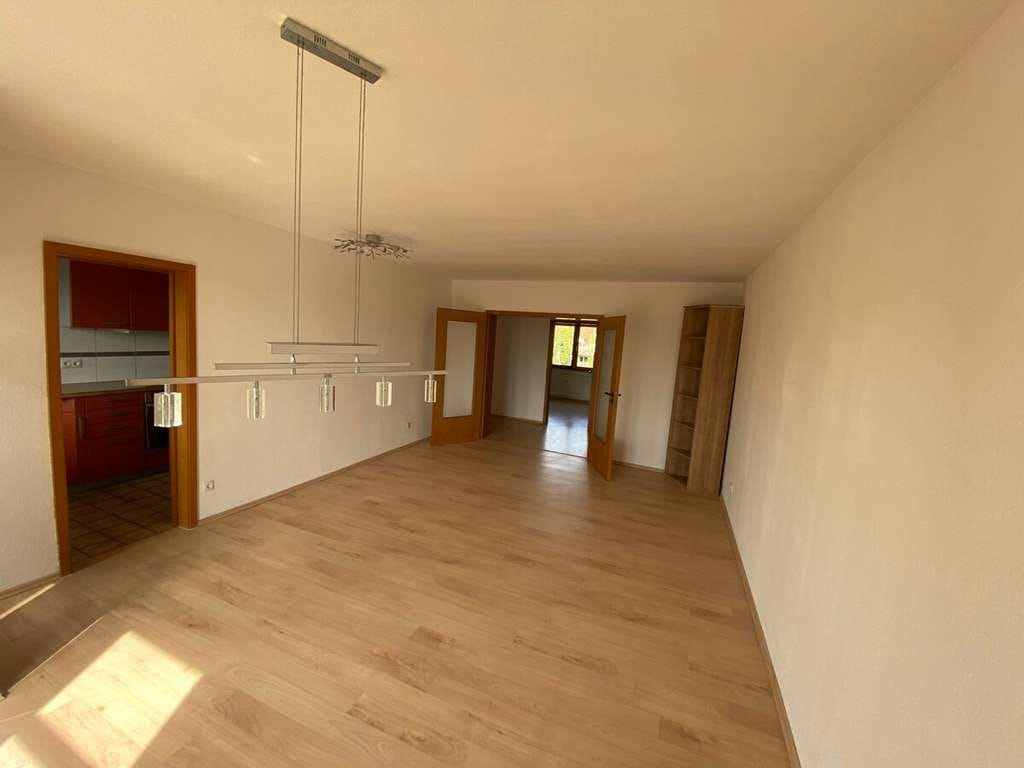 Immobilie in Dossenheim - Großzügige 2ZKB Wohnung mit Balkon und Stellplatz - Bild 1
