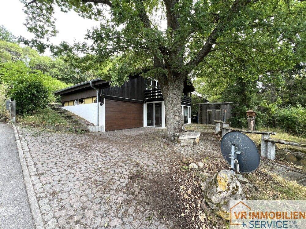 Immobilie in Fladungen - Ihr Rückzugsort mitten in der Rhön- Wohnhaus mit Ausblick in  97650 Fladungen! - Bild 1