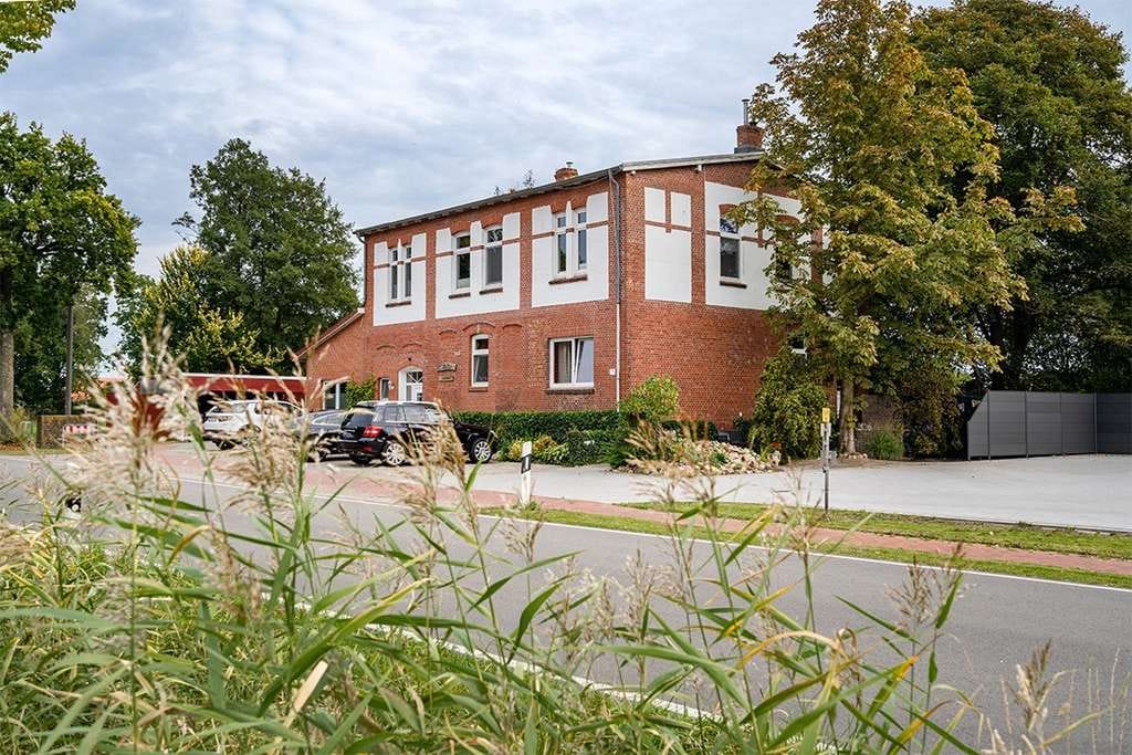 Immobilie in Südbrookmerland - Naturnahes Wohnen - vielseitig nutzbares Mehrfamilienhaus - Bild 0