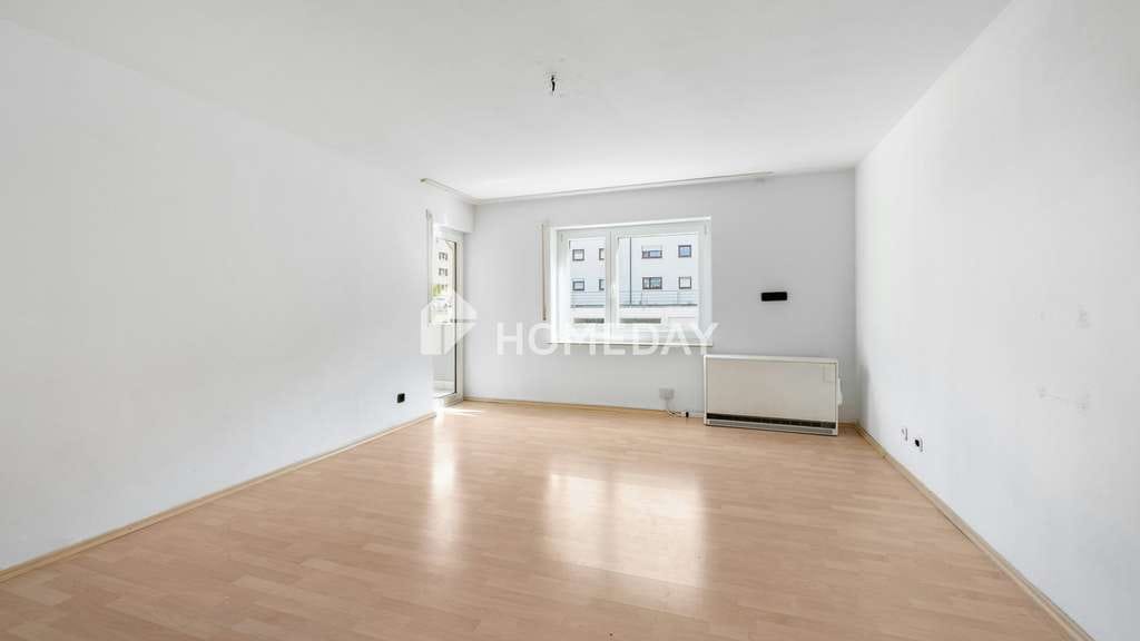 Immobilie in Bad Urach - Helle 4-Zimmer-Etagenwohnung mit Balkon & Garage in gepflegtem Mehrfamilienhaus - Bild 3