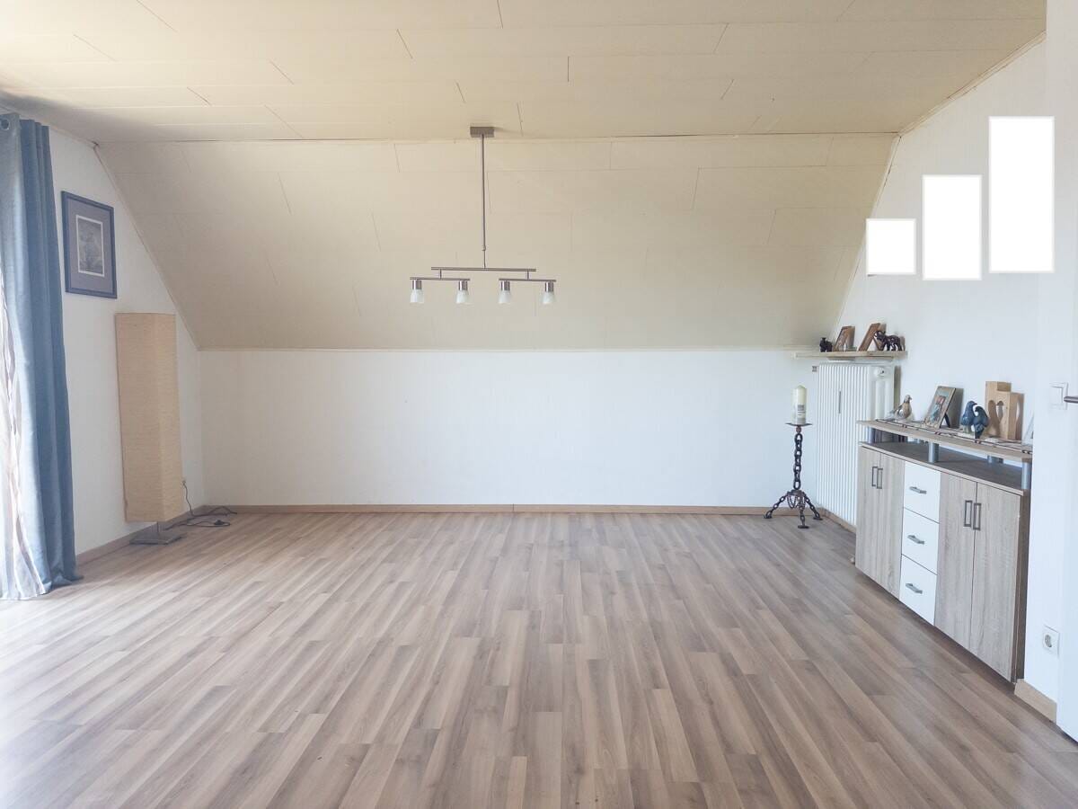 Immobilie in Asbach-Bäumenheim - Zweifamilienhaus mit drei Garagenstellplätzen ! - Bild 0