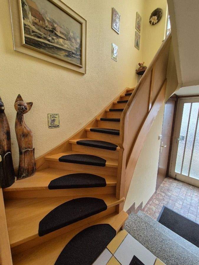 Immobilie in Karlstein am Main - Vielseitiges Mehrfamilienhaus mit Gewerbefläche & Potenzial - Wohnen & Arbeiten unter einem Dach! - Bild 1
