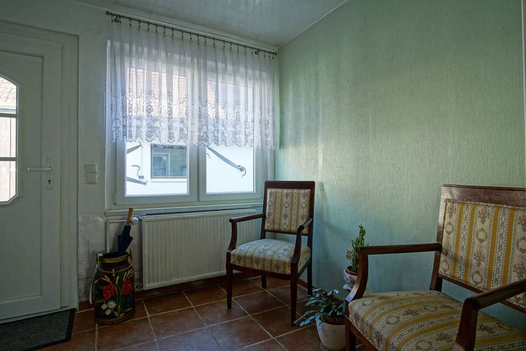 Immobilie in Niemegk - Großes Einfamilienhaus mit Ausbaupotenzial sucht neue Bewohner. - Bild 2