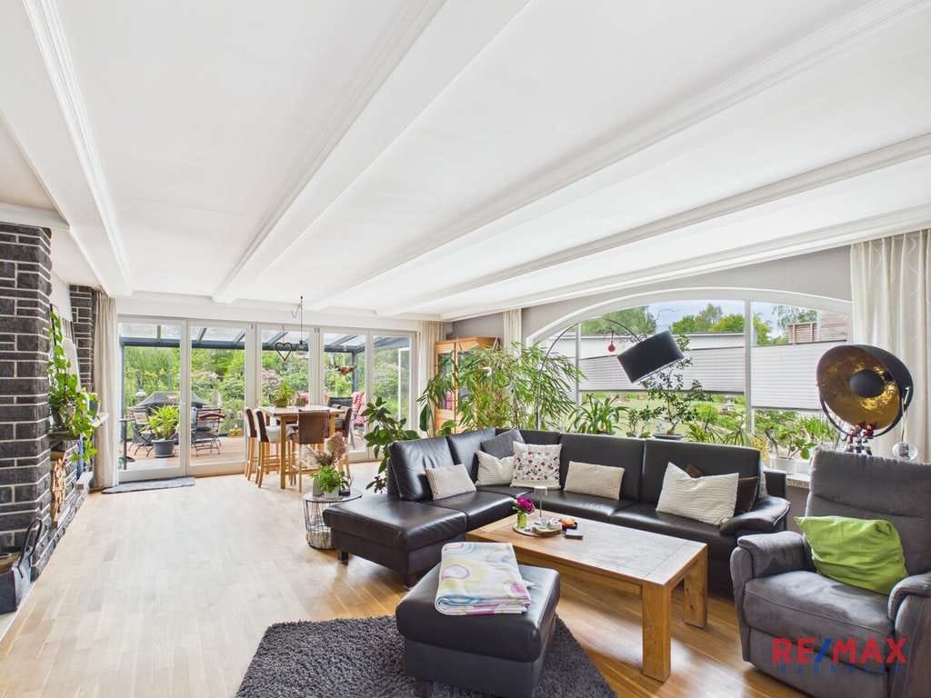Immobilie in Walsrode - Landhaus mit Neubau, Ferienwohnung, Wintergarten & Photovoltaik auf großem Grundstück - Bild 1