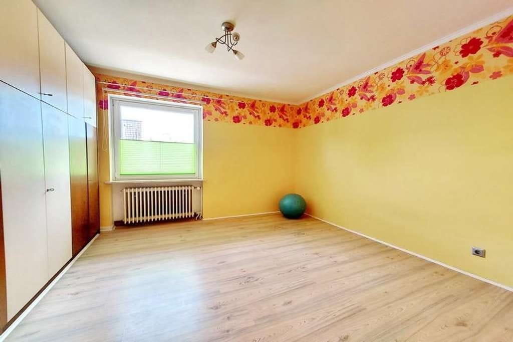 Immobilie in Hohenlockstedt - * 6,5% Rendite * Faktor 15 * 153m² * 5-Zimmer * inklusive Stellplatz & Riesenterrasse - Bild 2