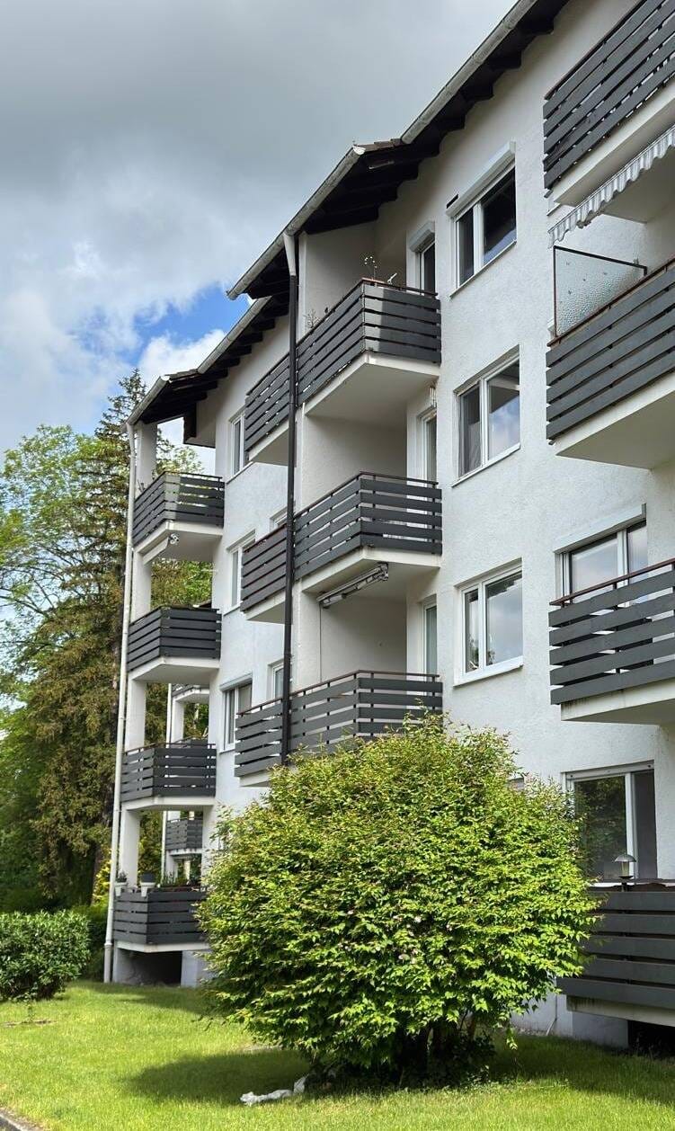 Immobilie in Bad Heilbrunn - Gepflegte 2-Zimmer-Erdgeschosswohnung mit Südwest-Loggia in ruhiger Lage von Bad Heilbrunn - Bild 0