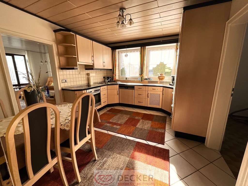 Immobilie in Inning am Holz - Ihr neues Zuhause: Familienfreundliches EFH mit viel Platz ++Decker Immobilien++ - Bild 2