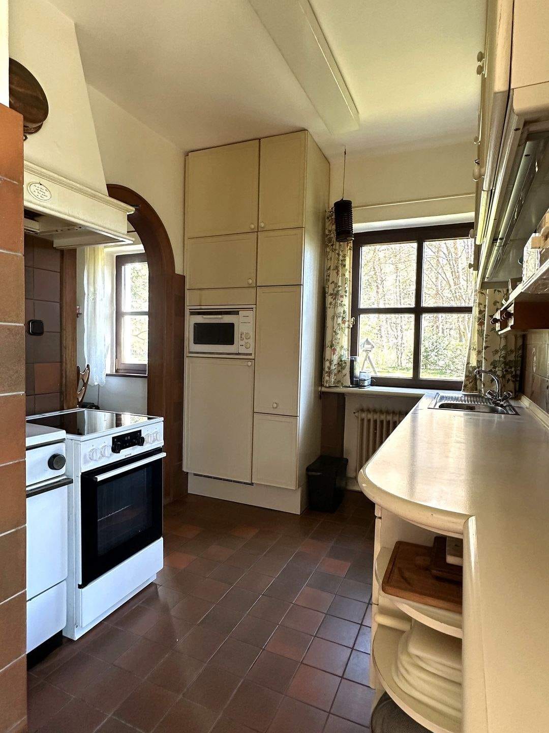 Immobilie in Bienenbüttel - Großzügiges Einfamilienhaus auf traumhaftem 3.000 m² Eigentumsgrundstück - Bild 4