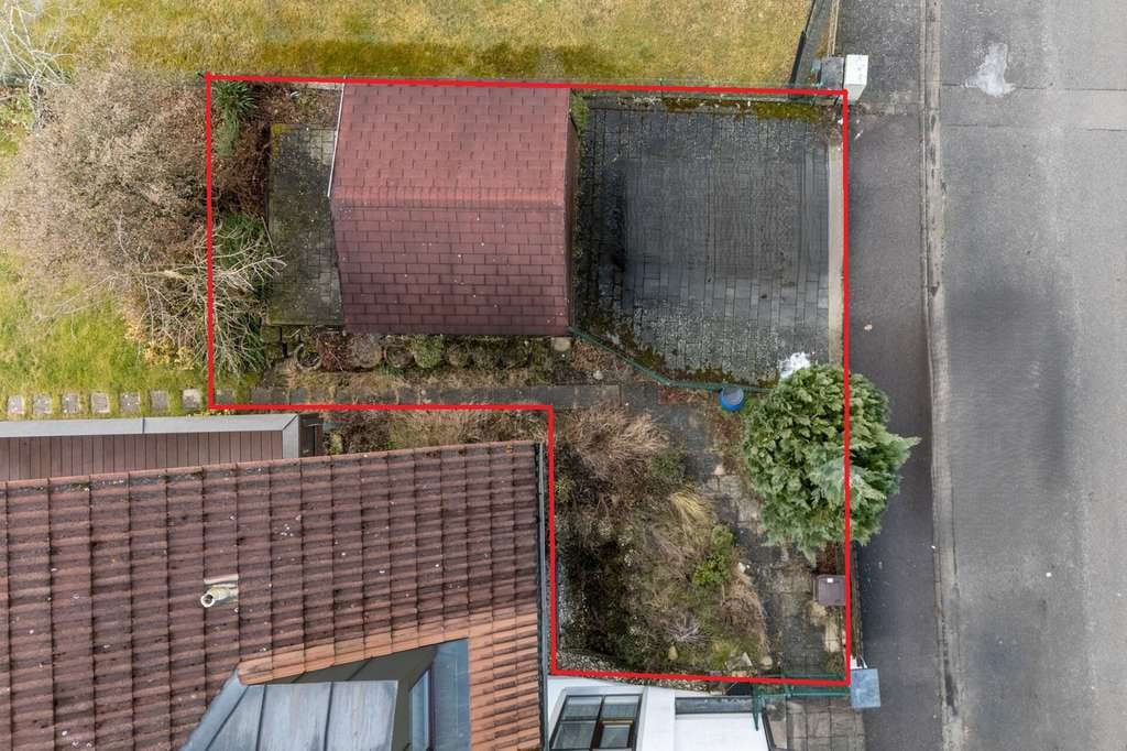 Immobilie in Pfaffenhofen an der Glonn - Einzigartige DG-Wohnung mit Garten in ruhiger Siedlungslage von Pfaffenhofen an der Glonn! - Bild 1