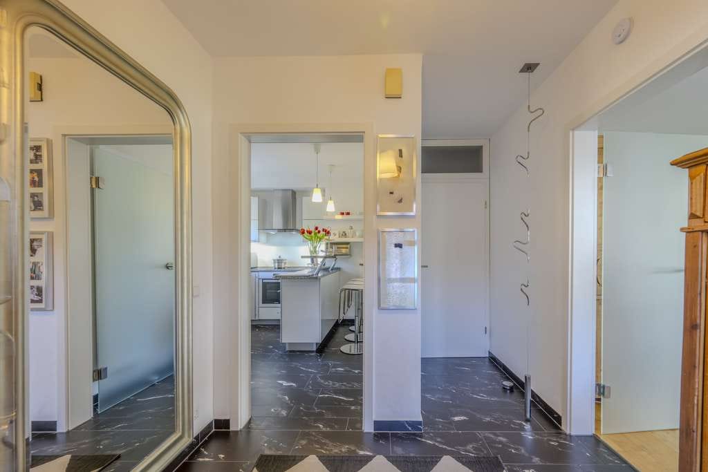 Immobilie in Sauerlach - Charmantes, bezugsfreies Reiheneckhaus im modernen Landhausstil – Ruhe, Sonne und großzügiges Wohnen - Bild 1