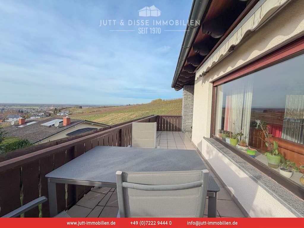 Immobilie in Sinzheim - Villa mit Panoramaaussicht, Terrassen, Garten und 3 Garagen in Sinzheim-Vormberg - Bild 2