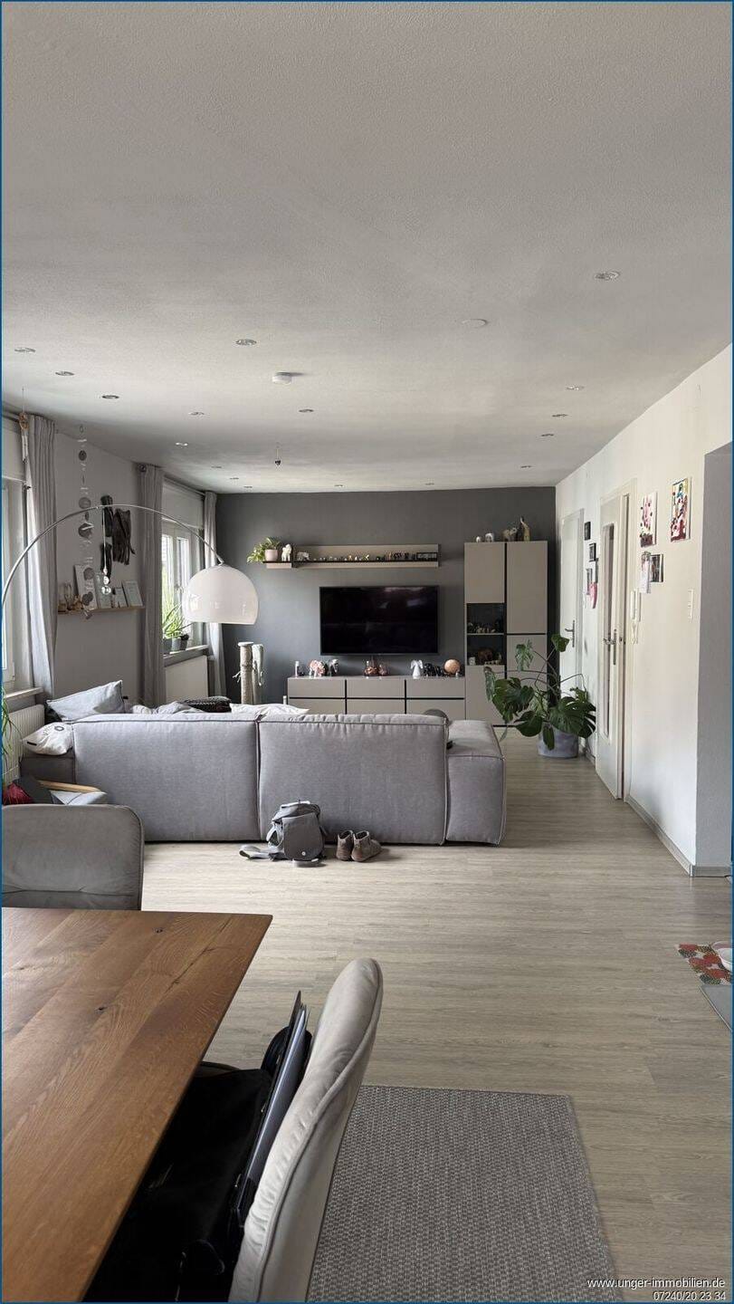 Immobilie in Pfinztal - 2 1/2 geschossiges Wohnhaus mit neuwertiger Wärmepumpe und Photovoltaik! *provisionsfrei* - Bild 3