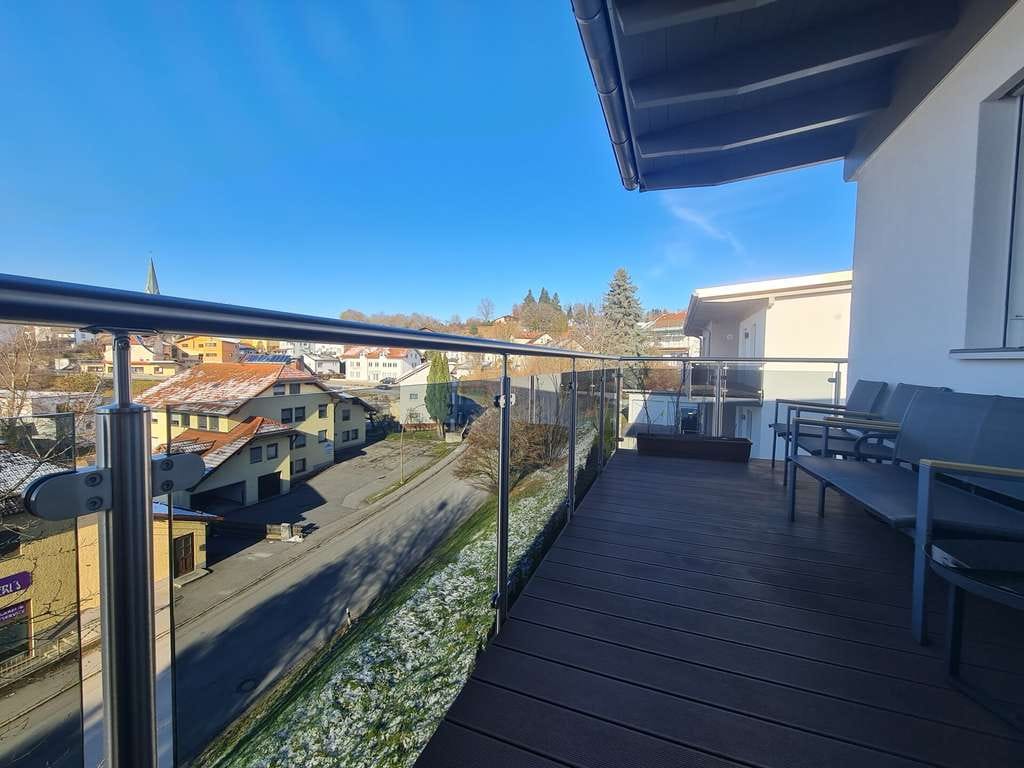 Immobilie in Tittling - Tolle, enrgieeffizienete Wohnung die keine Wünsche offen lässt. Garage, Stellplatz, EBK, Balkon usw. - Bild 0