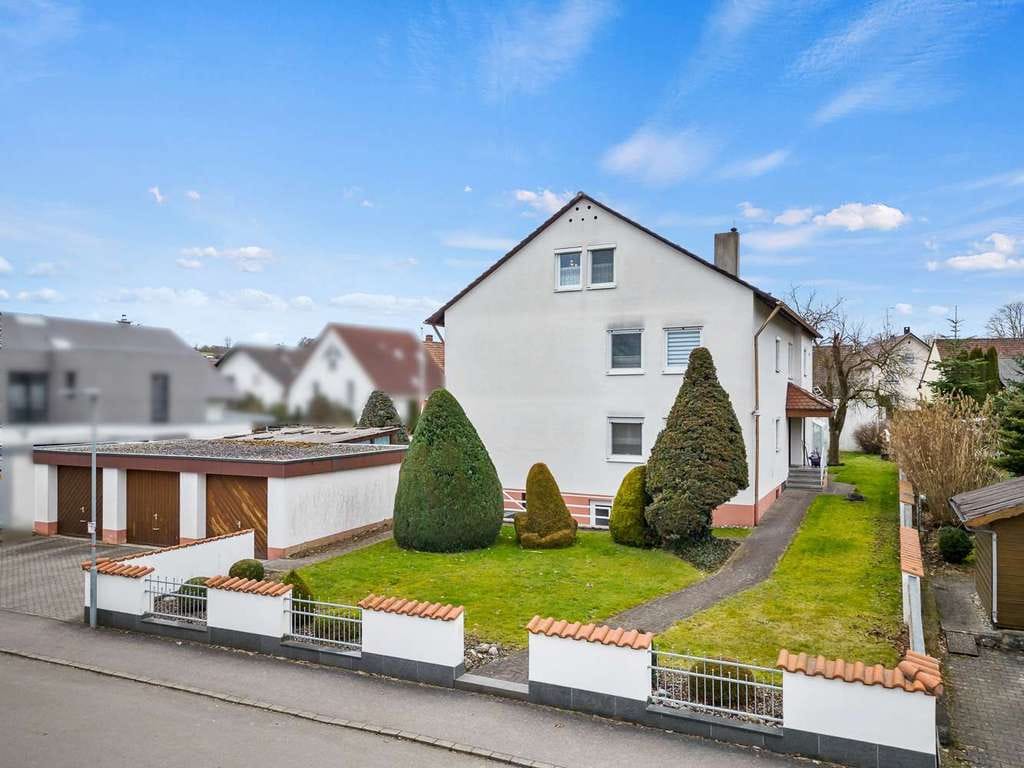 Immobilie in Mietingen - Großzügig! Gepflegtes Dreifamilienhaus mit großzügigem Garten - Bild 0