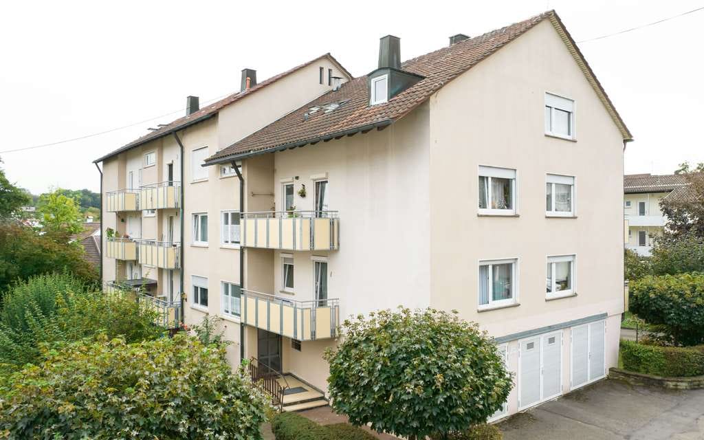 Immobilie in Reichenbach an der Fils - Provisionsfrei: Lichtdurchflutete Dachgeschosswohnung in Ruhiger Lage - Bild 1