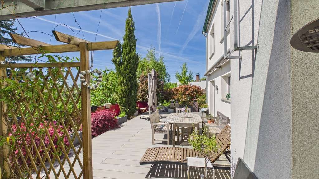 Immobilie in Klein-Winternheim - Exklusiv modernisiertes Einfamilienhaus mit hochwertiger Ausstattung, PV & barrierearmem Wohnkonzept - Bild 2