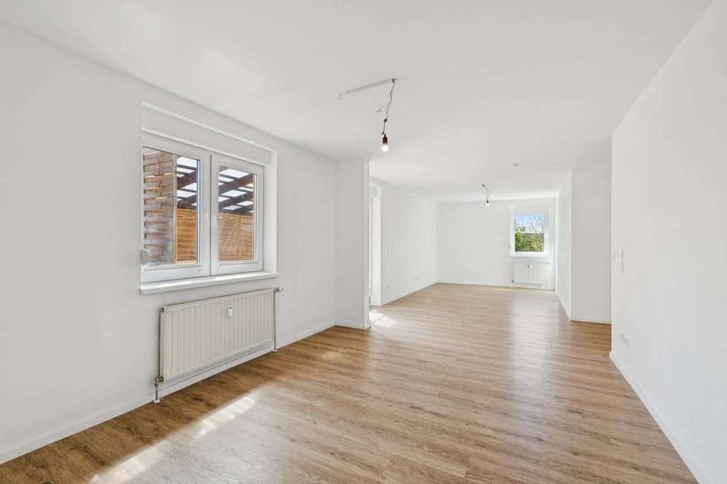 Immobilie in Mistelgau - Exklusives Investment – großzügige Maisonette-Wohnung mit Balkonterrasse und Hauscharakter - Bild 0