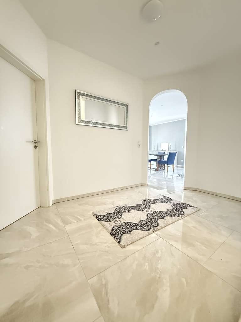 Immobilie in Stockstadt - Sonnige 5-Zimmer Maisonette-Wohnung mit Balkon, grosser Dachterrasse und zusätzl. grossem Hobbyraum - Bild 3