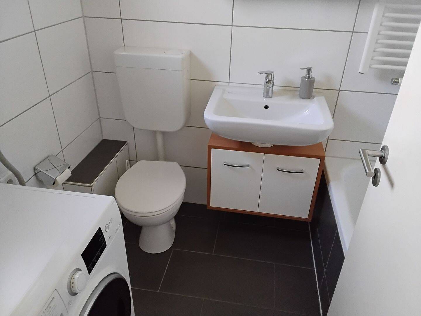 Immobilie in Gronau - ***BÜSCHER IMMOBILIEN*** Charmantes, denkmalgeschütztes, vermietetes, teilweise renoviertes und modernisiertes Reihenendhaus mit Garage - Bild 3
