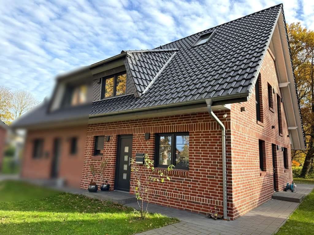 Immobilie in Sauensiek - Energieeffizient & stilvoll – moderne Doppelhaushälfte mit sechs Zimmern und Garten in Sauensiek *** - Bild 0