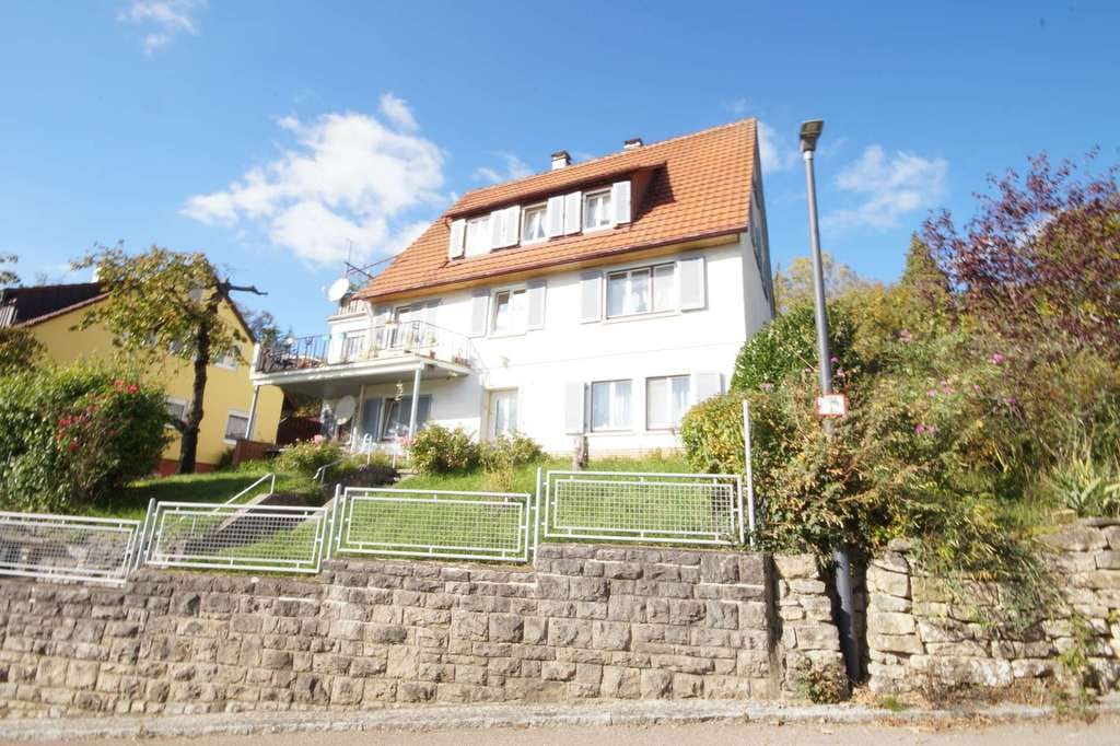 Immobilie in Braunsbach - Dreifamilienhaus in Aussichtslage von Braunsbach zu verkaufen! - Bild 1