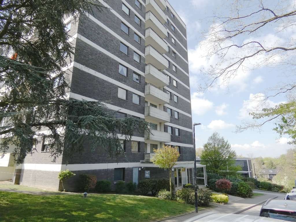 Immobilie in Heiligenhaus - 3- Zimmerwohnung mit schönem Ausblick, mit Sonnenloggia und 2 Stellplätzen - Bild 3