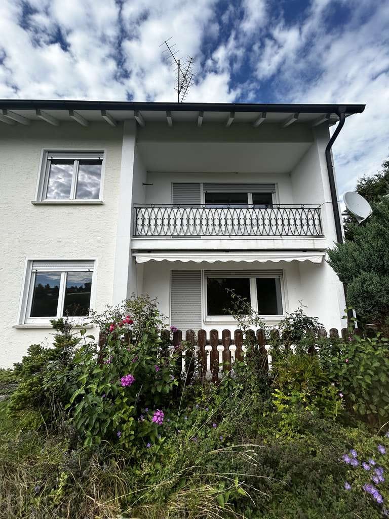 Immobilie in Rot an der Rot - Doppelhaushälfte mit großem Grundstück, Garage und viel Potenzial - Bild 0