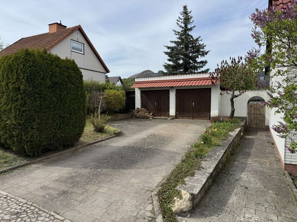 Immobilie in Sangerhausen - Einfamilienhaus mit Doppelgarage in bester Lage von Sangerhausen - Bild 1