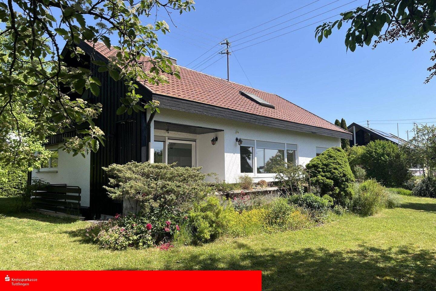 Immobilie in Neuhausen ob Eck - Freistehendes Einfamilienhaus in ruhiger Randlage von Neuhausen ob Eck - Bild 0